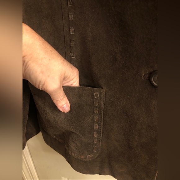 Vintage suede blazer/jacket. 2 button lined. Genuine leather. Front pockets. - Picture 9 of 12